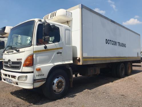 2013 Hino SUPER F