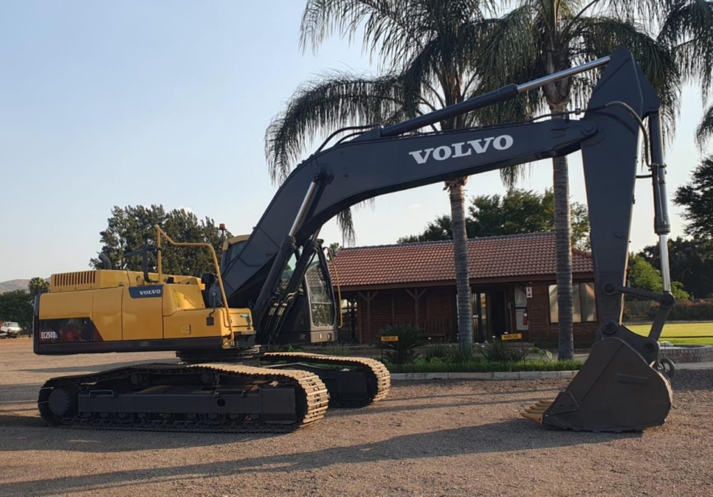 2021 Volvo EC250DL — image 1 of 1