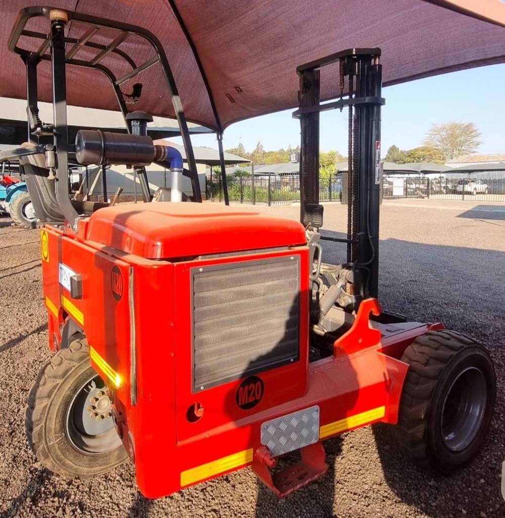 2015 MOFFET M5 20.3 — image 1 of 1
