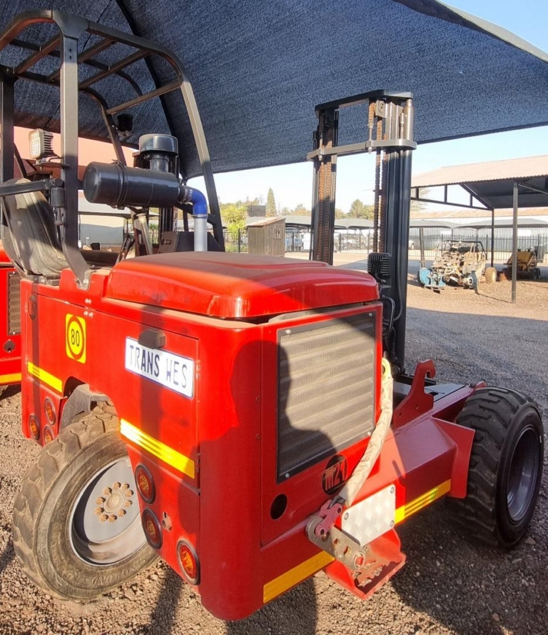 2015 MOFFET M5 20.3