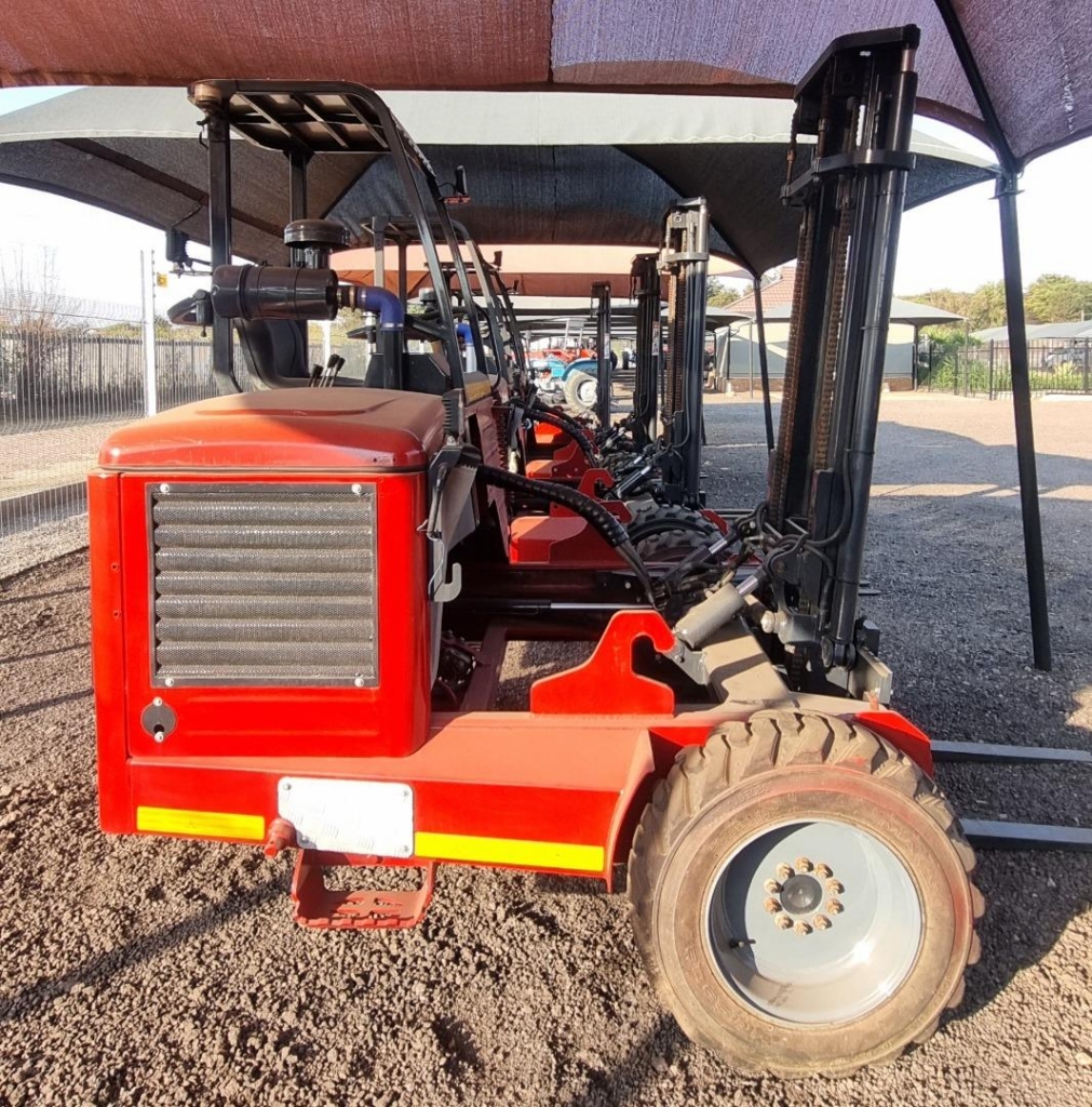 2016 MOFFET M5 20.3 — image 1 of 1